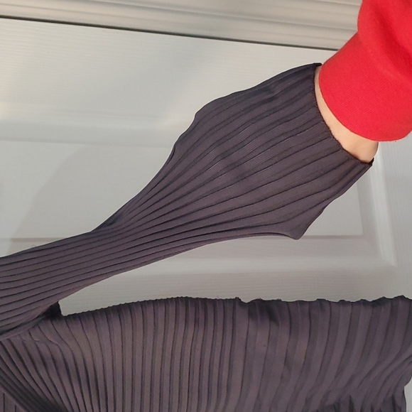 Top - Picture 3 of 4